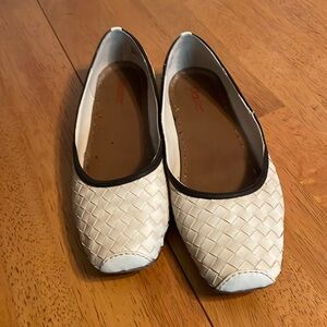 Dexter woven flats